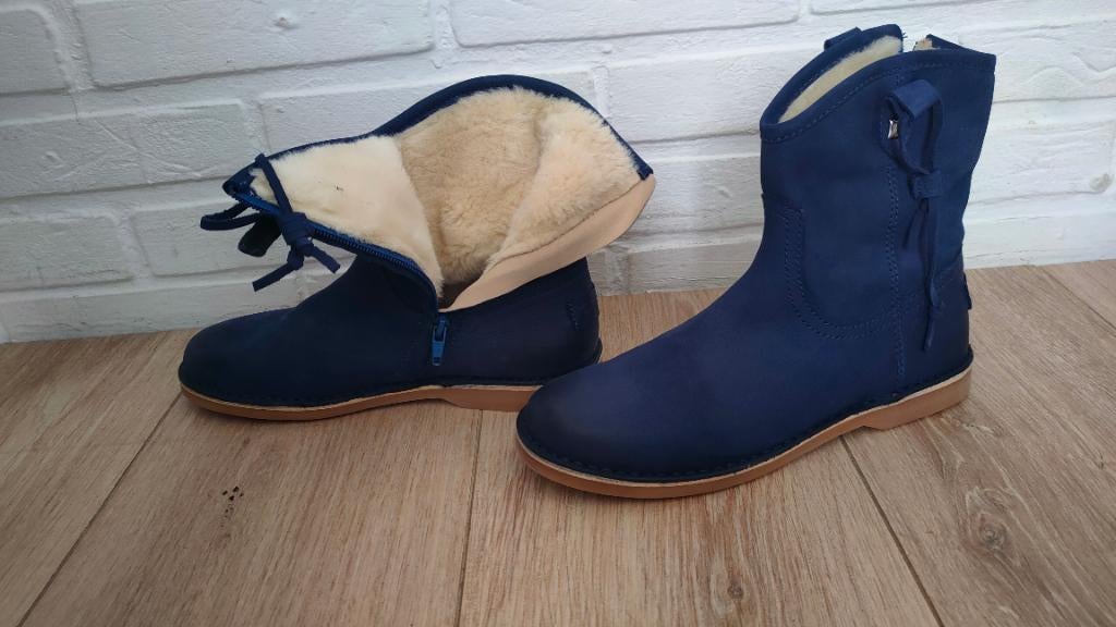 Laarzen 37, nieuw, gevoerde laarzen leren, Meisje, Nieuw, Ophalen of Verzenden, Laarzen