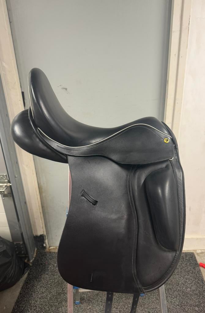 Anatomica Cygnus G3 dressuurzadel 18 inch Spring Tree, Dieren en Toebehoren, Ophalen of Verzenden, Zo goed als nieuw, Dressuur