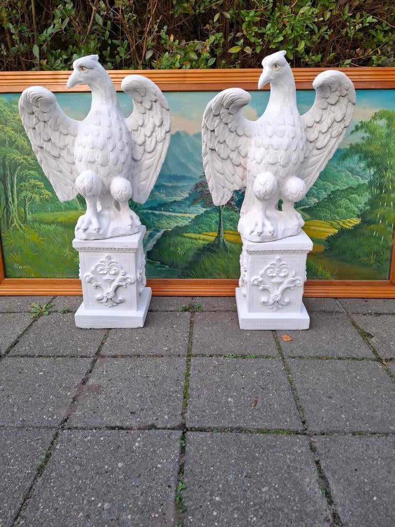 Adelaar Tuinbeelden - Set van 2. Meer dan 30 jaar oud., Ophalen, Zo goed als nieuw, Beton, Dierenbeeld