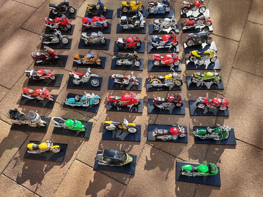 40 Miniatuur motortjes, Ophalen of Verzenden
