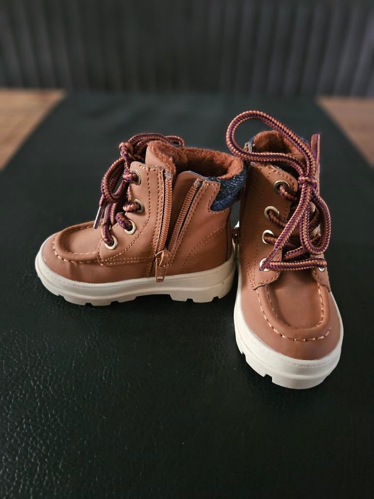 Stoere baby boots maat 20/21 - bijna nieuw!, Jongetje of Meisje, H&M, Laarsjes, Ophalen of Verzenden
