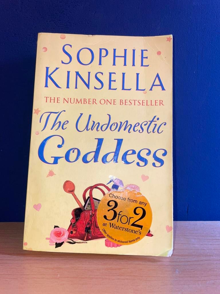 Sophie Kinsella - The Undomestic Goddess, Boeken, Ophalen of Verzenden, Gelezen, Sophie Kinsella