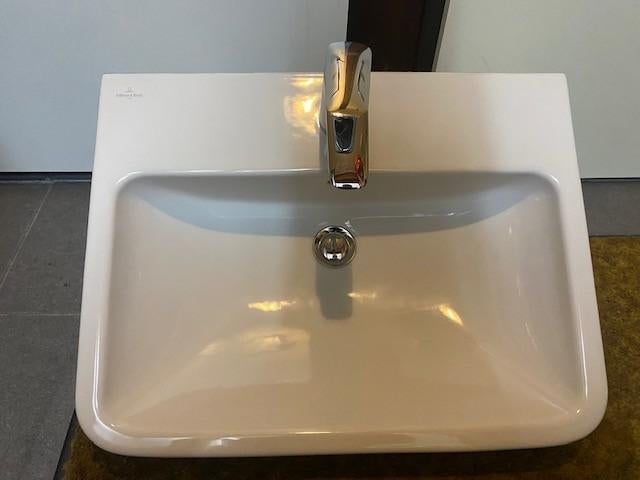 Te koop diverse Sanitair van Villeroy & Boch, Doe-het-zelf en Verbouw, Sanitair, Ophalen, Nieuw, Steen, Wastafel