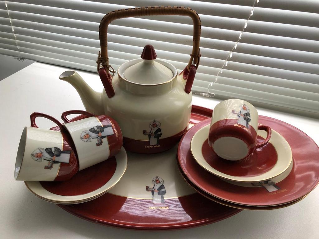 Droste servies , 3 maal kop/schotel/bord, cacao/theepot, Ophalen of Verzenden