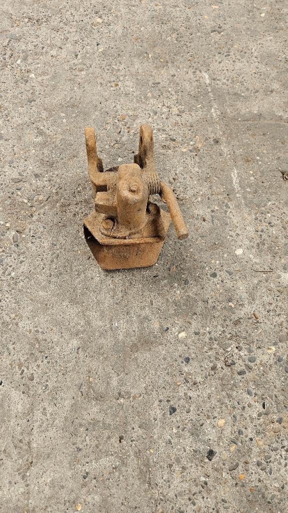 Deutz DX boventrekhaak, Ophalen