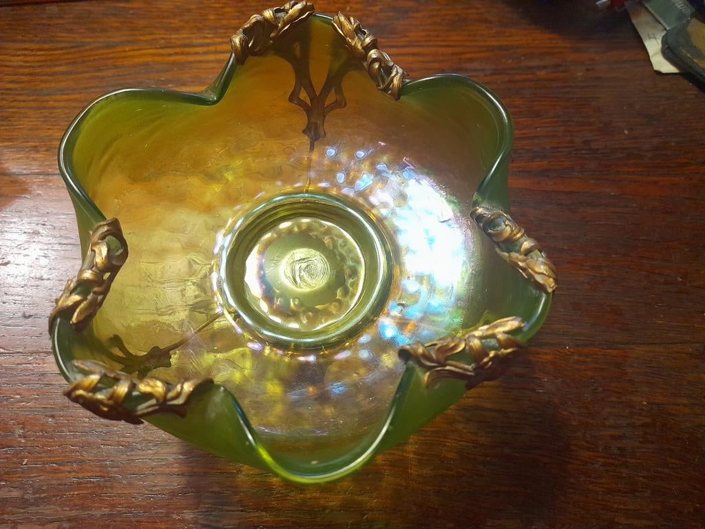 Art Nouveau Loetz vaasje op bronzen voetjes, Antiek en Kunst, Ophalen of Verzenden