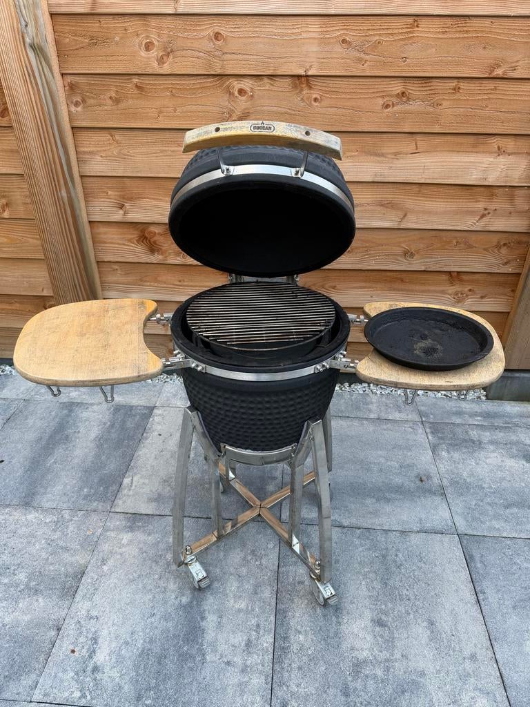 Buccan BBQ Kamado Grill - incl. enkele accessoires, Ophalen, Gebruikt, Met accessoires