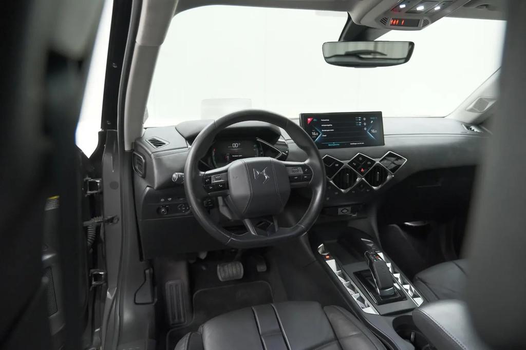 DS 3 Crossback 50 kwh e-Tense So Chic € 14.900,00, Auto's, DS, 136 pk, Gebruikt, Lichtsensor, 1498 kg