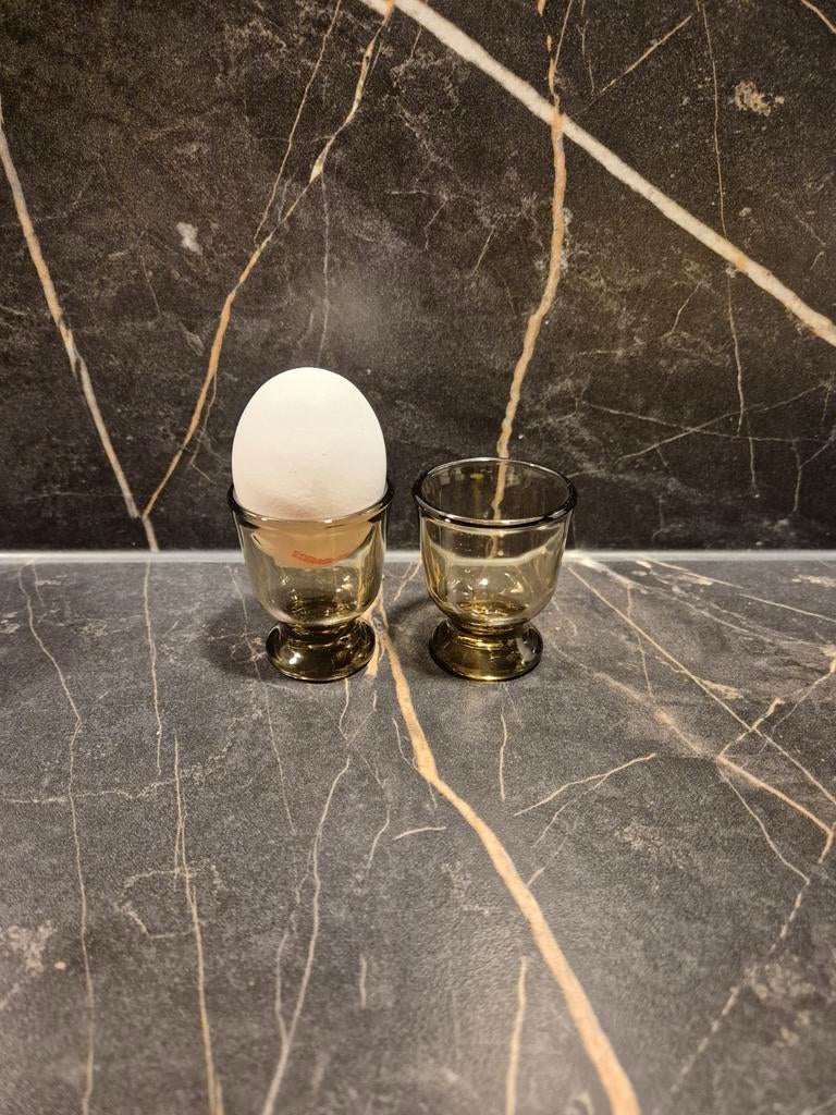 Arcoroc, vintage eierdopjes van bruin glas, Glas of Glazen, Ophalen of Verzenden, Overige stijlen, Glas