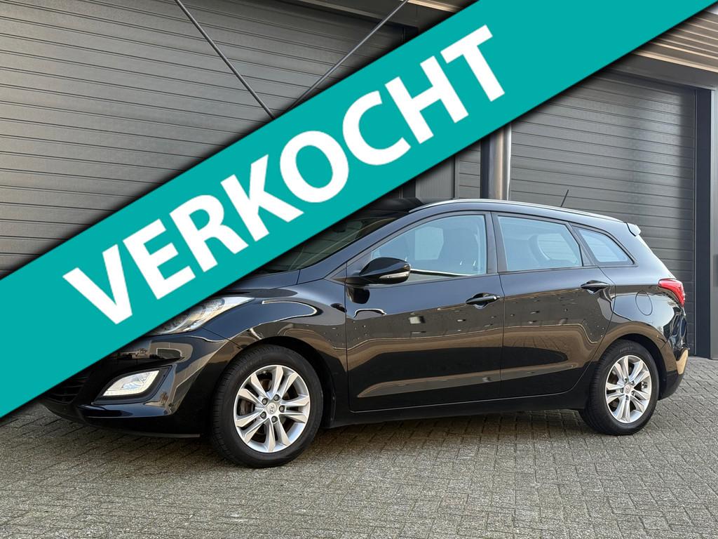 Hyundai I30 Wagon 1.4, Camera, PDC, Cruise, Stoelverw., Clim, Voorwielaandrijving, Euro 5, Gebruikt, Zwart