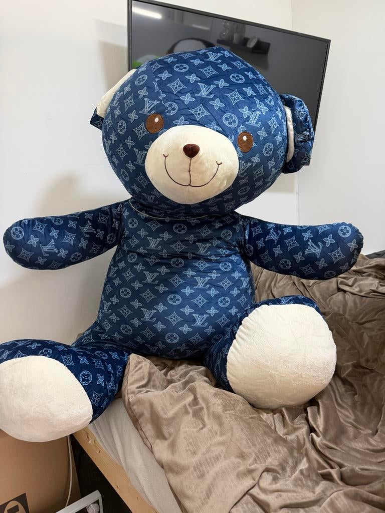 Grote Louis Vuitton beer, Kinderen en Baby's, Speelgoed | Knuffels en Pluche, Zo goed als nieuw, Beer, Overige merken, Groot (groter dan 80 cm)
