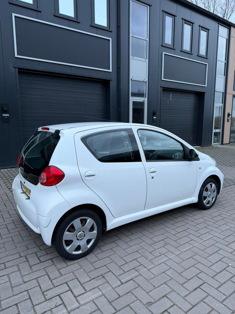 Toyota Aygo 1.0 12V Vvt-i 5DEURS 2008 Wit AIRCO/NAP, Auto's, Voorwielaandrijving, 4 stoelen, Origineel Nederlands, Bedrijf