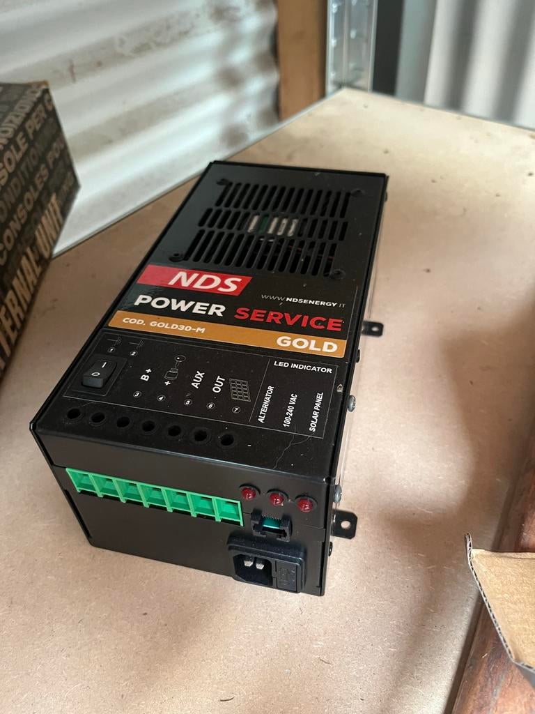 NDS Power Service Gold acculader, Ophalen of Verzenden, Nieuw
