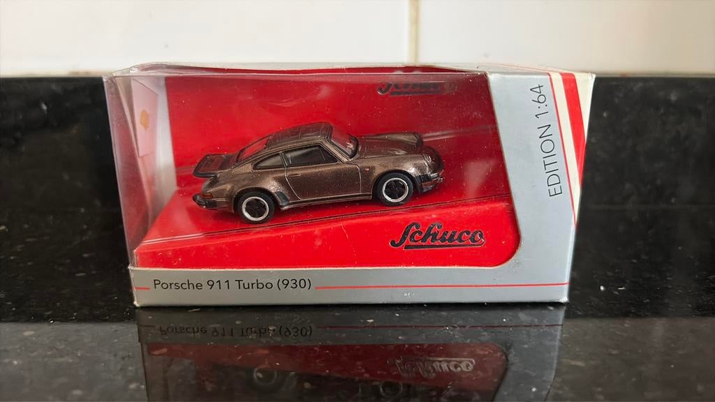 Schuco Porsche 911 / 930 turbo in nieuwstaat, Ophalen of Verzenden, Zo goed als nieuw, Auto