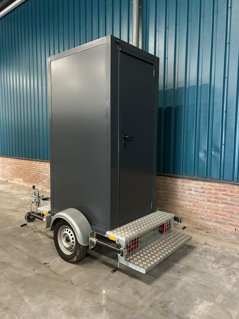 Te koop toiletwagen met schade aan de aanhanger, Hobby en Vrije tijd, Feestartikelen | Verhuur, Ophalen, Zo goed als nieuw, Overige