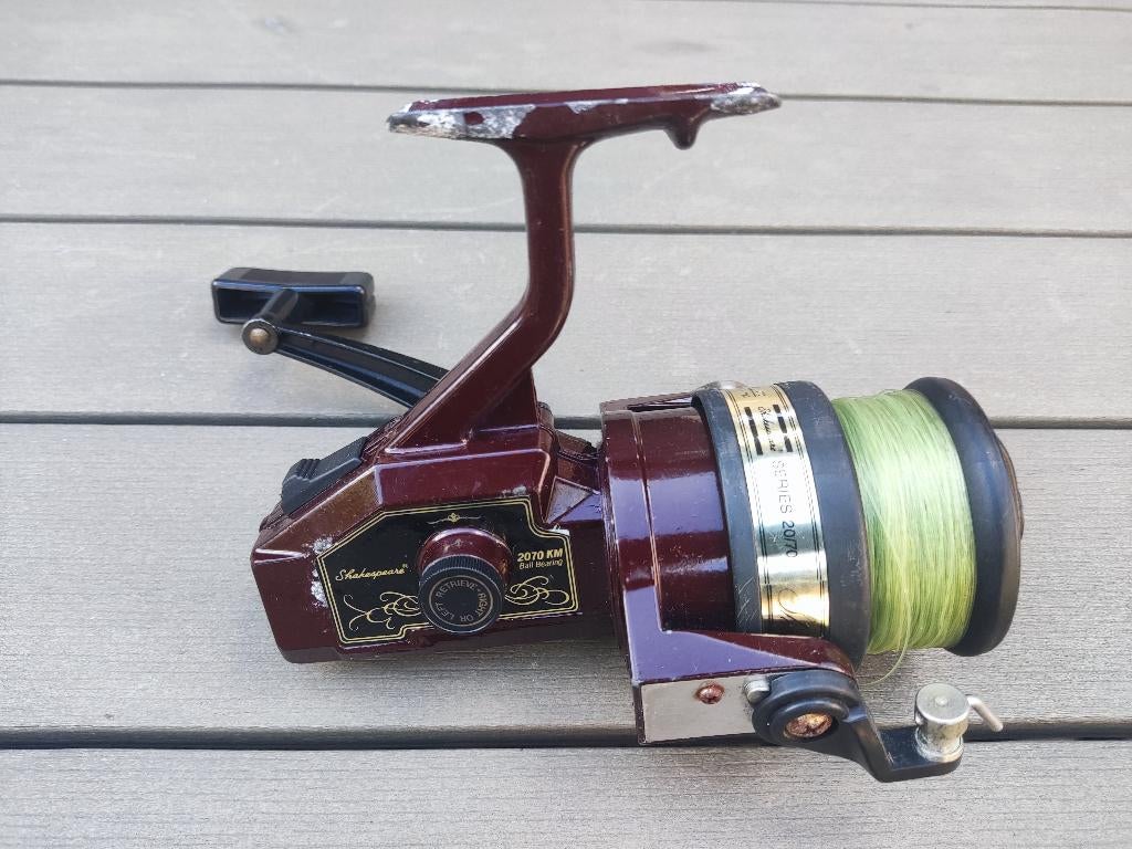 Zeemolen shakespeare 2070 km met vinger pickup, Watersport en Boten, Hengelsport | Zeevissen, Ophalen of Verzenden, Gebruikt, Molen