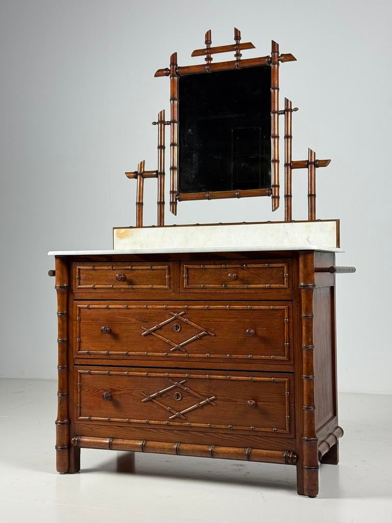 Faux Bamboo commode met spiegel