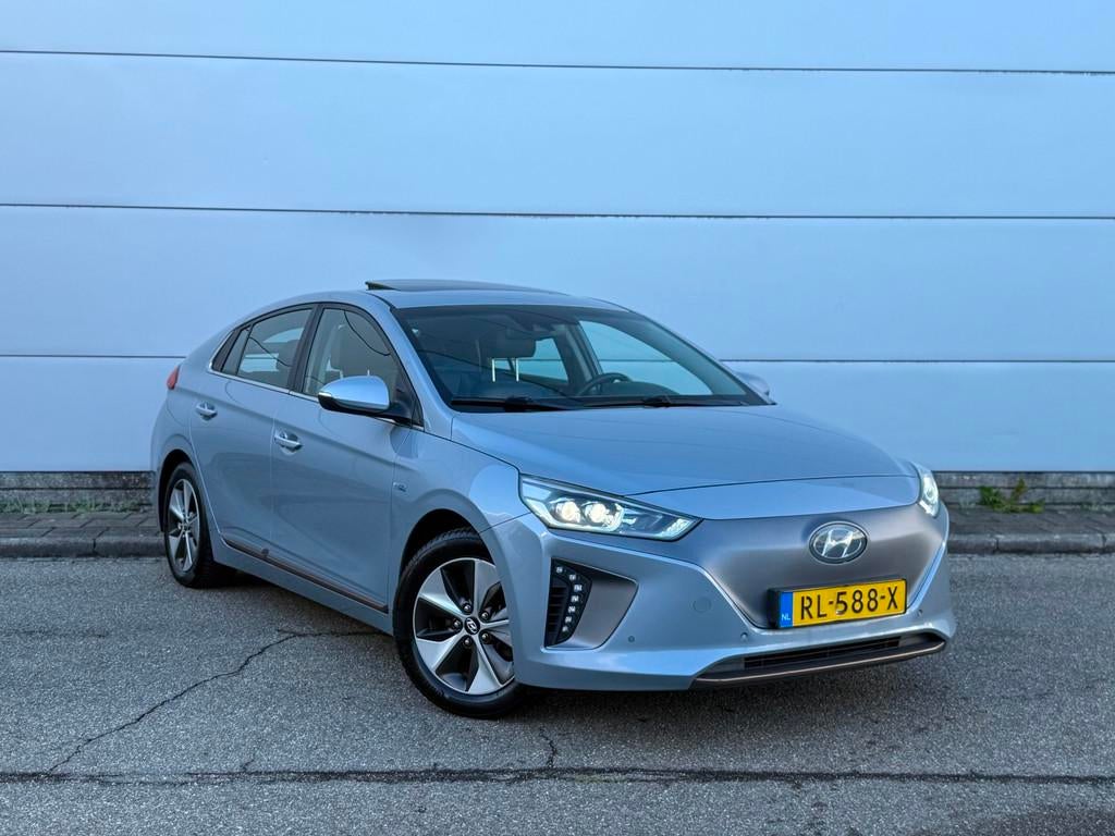Hyundai IONIQ Premium EV (bj 2018) SCHUIFDAK|XENON|LEER|CAM|, IONIQ, Grijs, 466 min, Zilver of Grijs