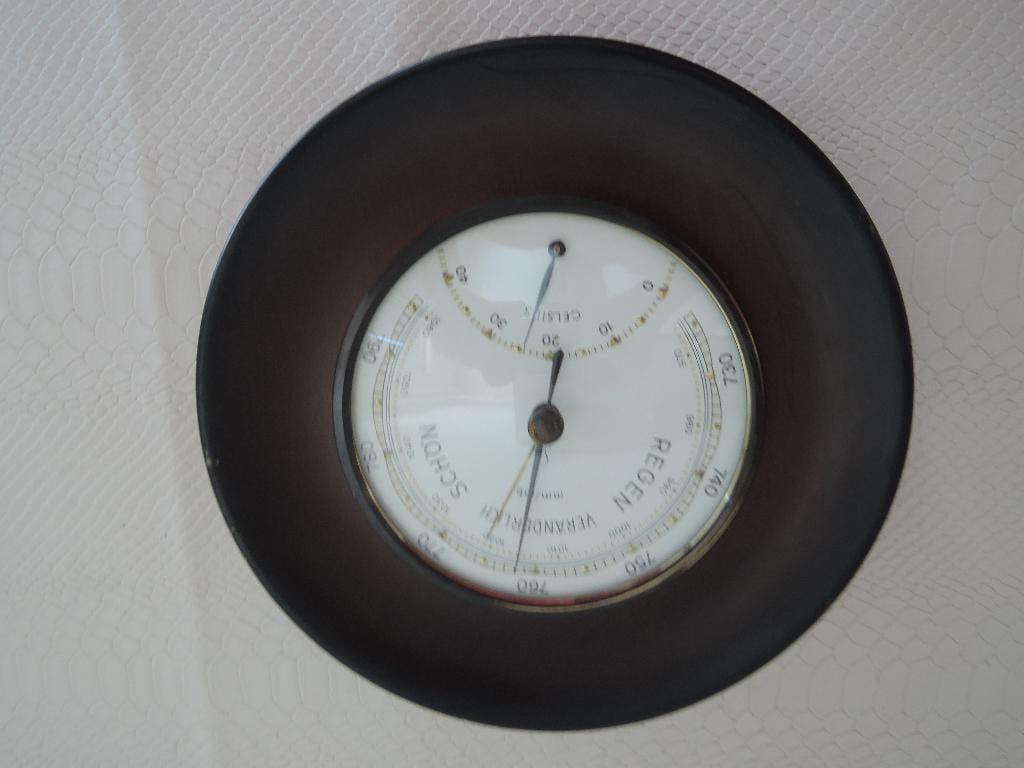 Ouderwetse ronde barometer met thermometer, Audio, Tv en Foto, Weerstations en Barometers, Ophalen of Verzenden, Zo goed als nieuw