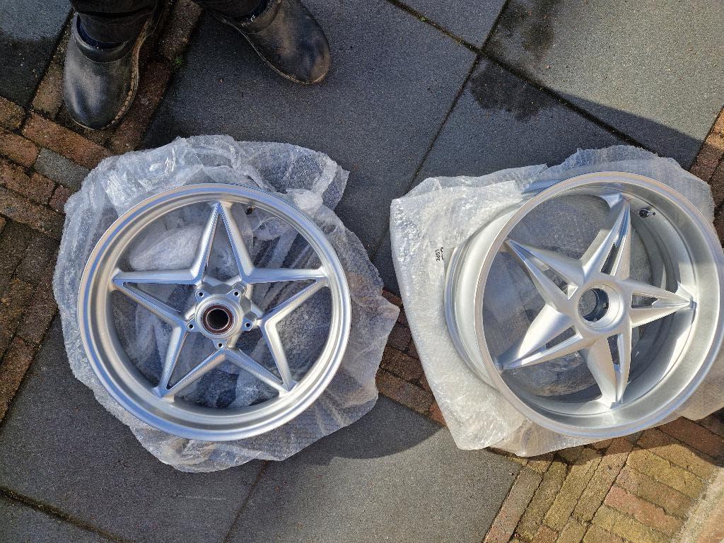Velgen MV-Agusta F4 1000S zilver, Ophalen, Gebruikt