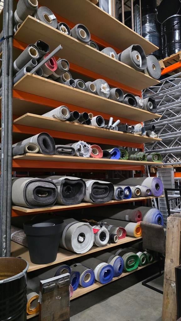 Diverse lopers en tapijten: rood, zwart, wit en meer, Ophalen, Overige kleuren, Gebruikt, 200 cm of meer