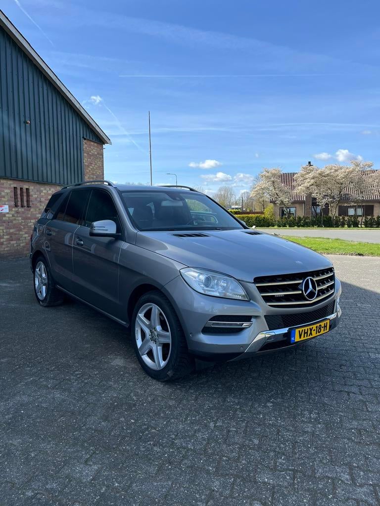 Mercedes-Benz ML 250 4MATIC BlueTEC – 2013 – Grijs kenteken, Auto's, Bestelauto's, Bedrijf, Diesel, 2143 cc, 17 km/l
