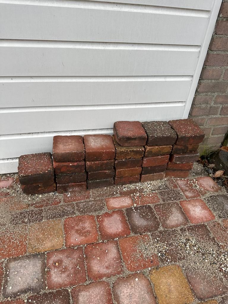 Gratis. Gebruikte klinkers, rood/bruin/cobble stones 14x14cm, Tuin en Terras, Tegels en Klinkers, Ophalen, Gebruikt, Klinkers