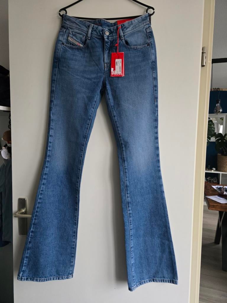 Diesel slim fit low waist boot cut denim jeans, Kleding | Dames, Blauw, Nieuw, Ophalen of Verzenden, Diesel