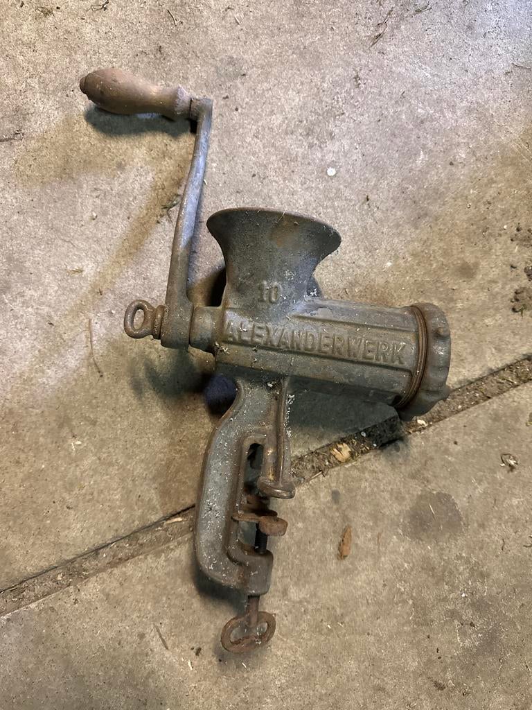 Oude Alexanderwerk vleesmolen, Ophalen