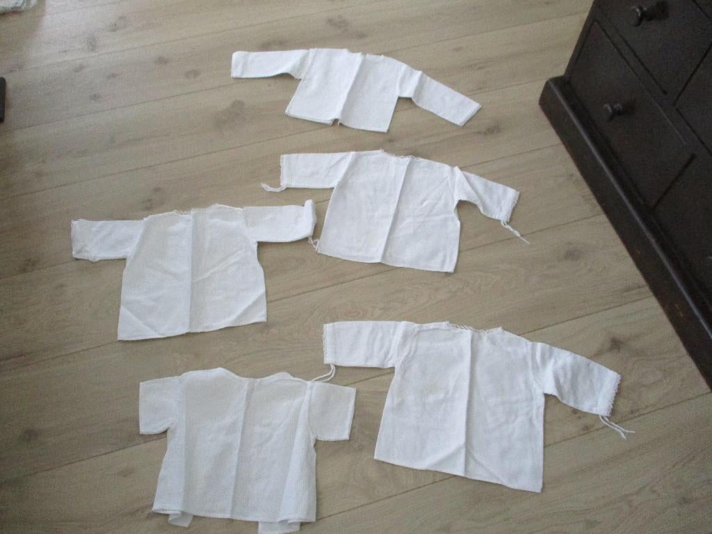 antieke kleertjes voor de poppen, Verzenden, Gebruikt, Kleertjes