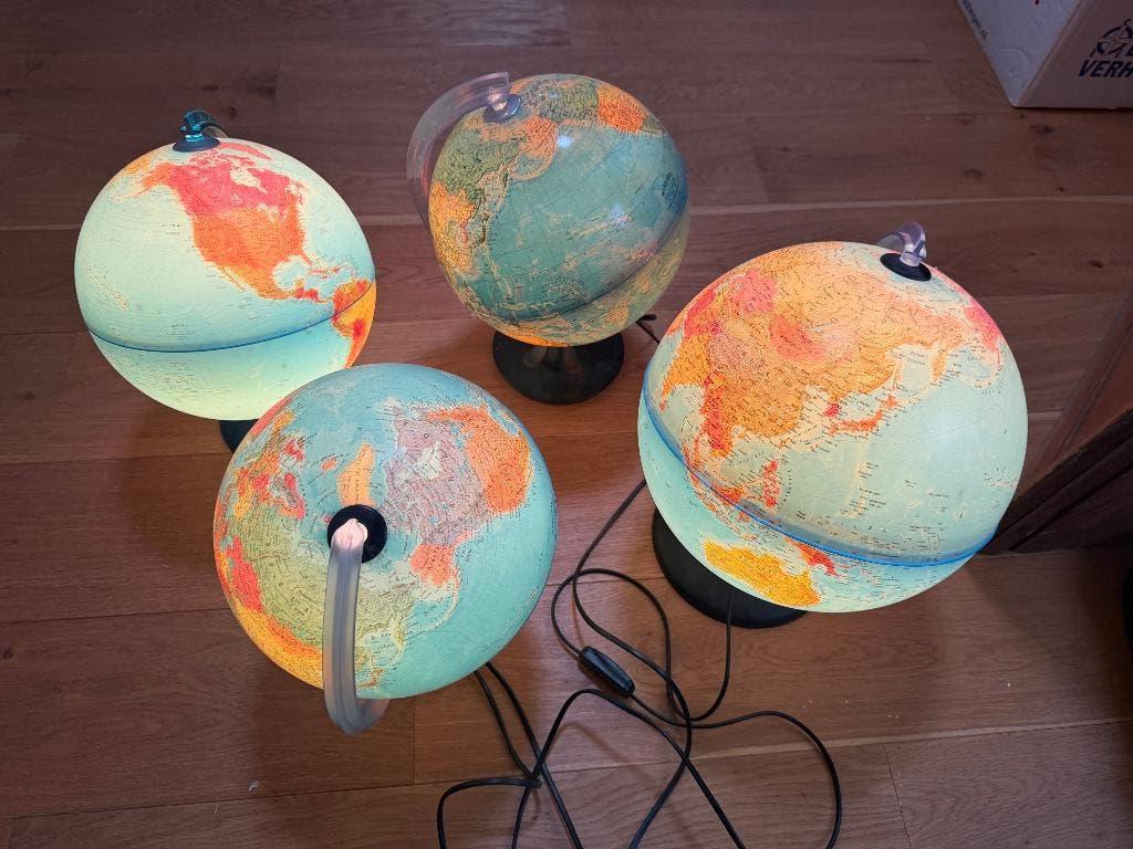 Vier wereldbollen, Ophalen, Verlicht, Gebruikt