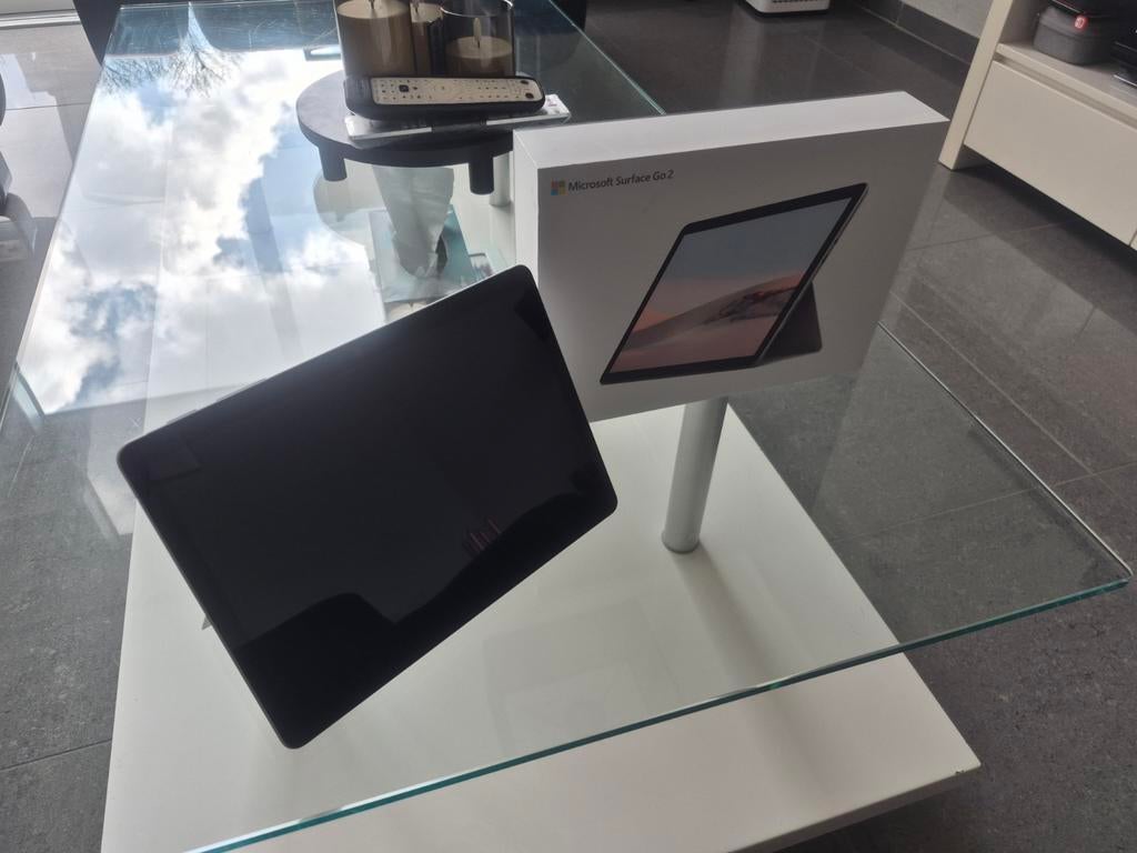 Microsoft Surface Go 2 - 64GB, 4GB RAM, Platinum, Computers en Software, Windows Tablets, 10 inch, Ophalen of Verzenden, Zo goed als nieuw