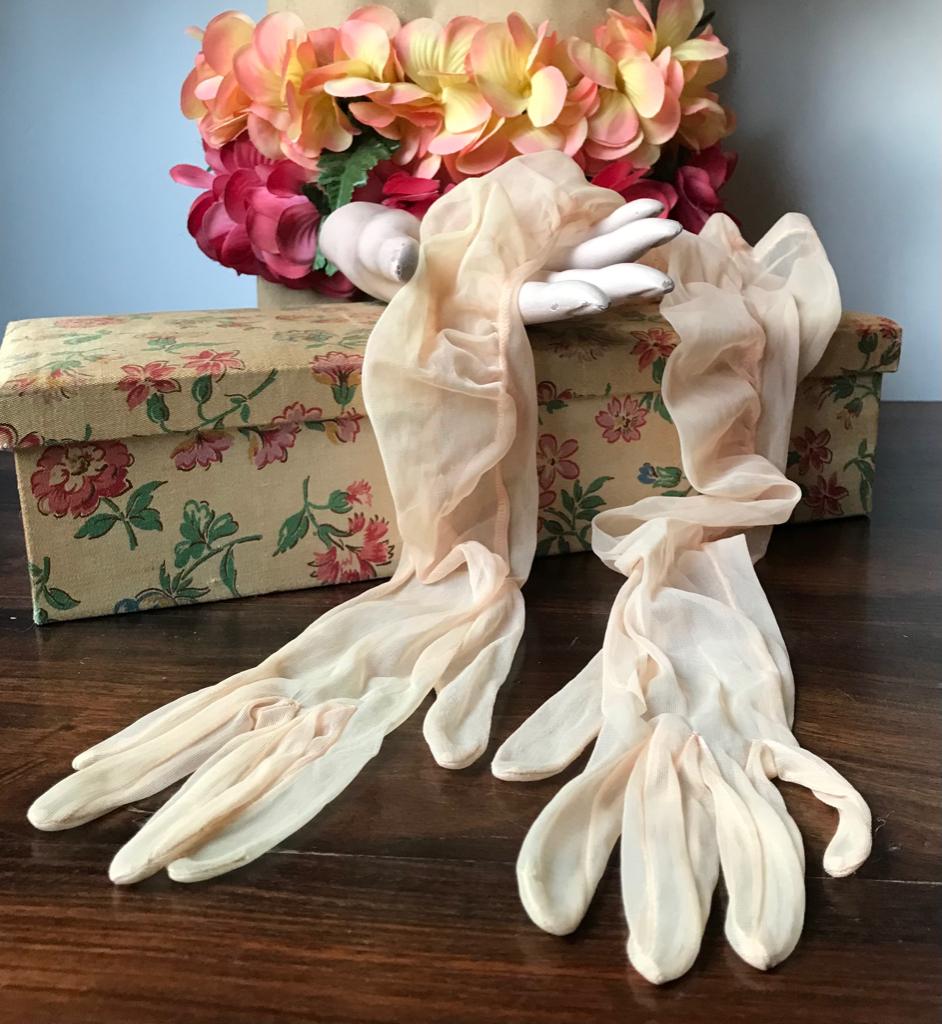 Avondhandschoenen - lang - geplooid - nylon transparant, Ophalen of Verzenden, Dames