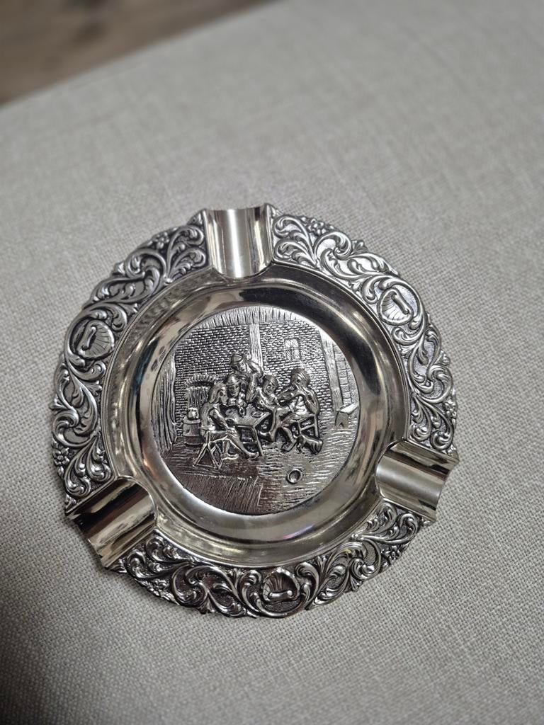 Verzilverde asbak met klassiek decoratief design, Ophalen of Verzenden