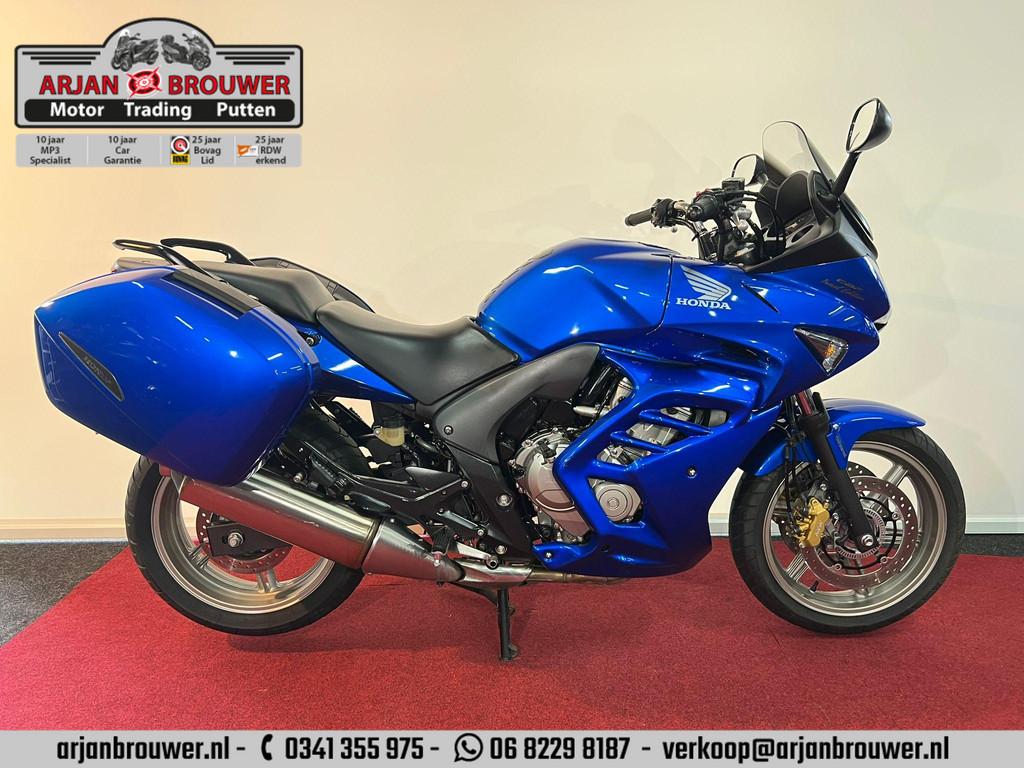 Honda CBF 600 SA motor van 1e eigenaar!