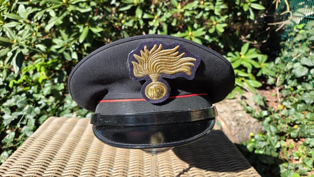 Italiaanse Carabinieri pet, Ophalen of Verzenden, Landmacht, Nederland, Helm of Baret
