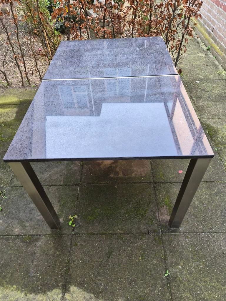 Binnen/buiten tafel met RVS onderstel en granieten blad, Ophalen