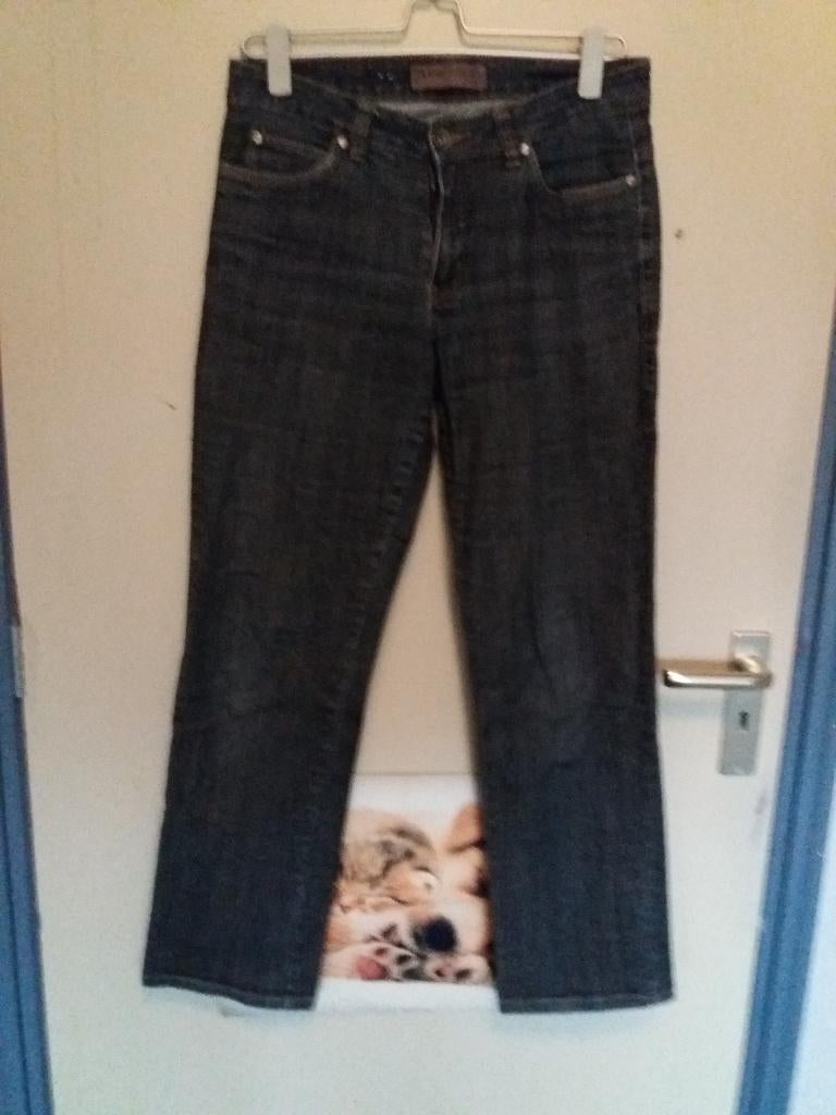 Een donker-blauwe stretch spijker-broek., Kleding | Dames, Spijkerbroeken en Jeans, Zo goed als nieuw, W28 - W29 (confectie 36)