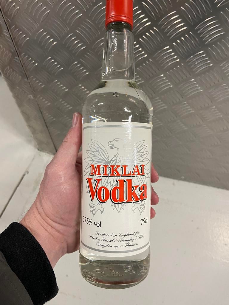Fles Vodka Miklai 0,75 cl   37,5% alcohol, Ophalen, Zo goed als nieuw, Overige typen