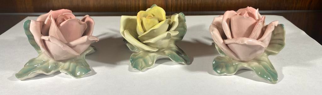 Drie porseleinen Karl Ens rozen, Verzenden