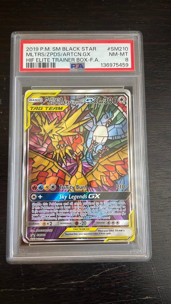 Pokemon Promo Zapdos Moltres SM210 PSA8, Hobby en Vrije tijd, Verzamelkaartspellen | Pokémon, Ophalen of Verzenden, Zo goed als nieuw