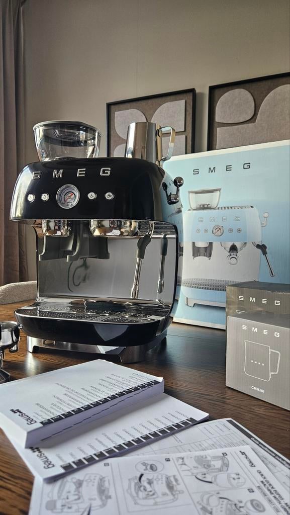 SMEG EGF03BLEU Espressomachine - Zwart - Nieuw in doos!, Espresso apparaat, Nieuw, Gemalen koffie, Ophalen of Verzenden