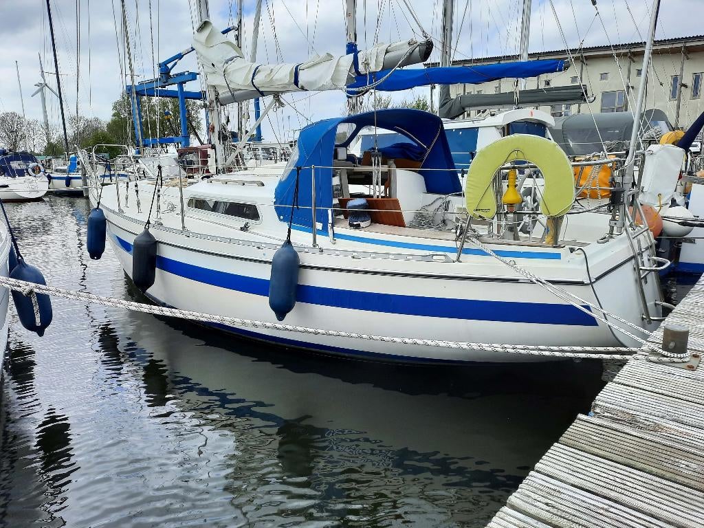 Te koop Victoire 933, Ophalen, Gebruikt, Diesel, 9 tot 12 meter