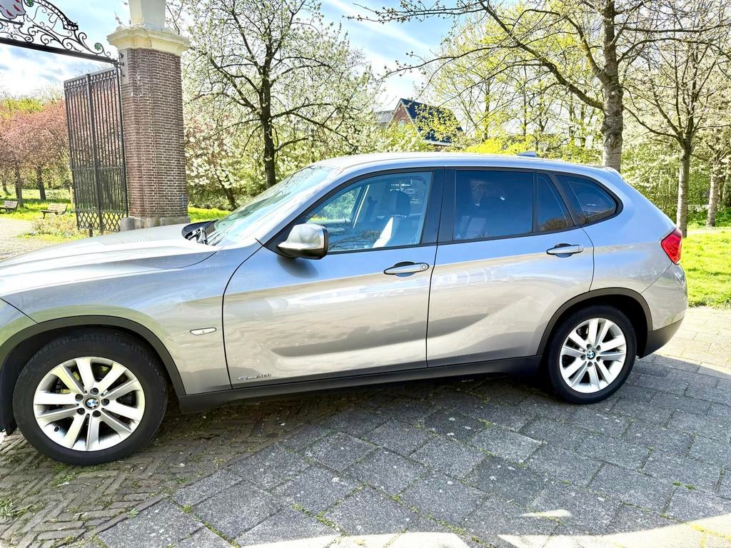 BMW X1 2.0 Sdrive 18I AUT 2010 Grijs rijklaar!, Achterwielaandrijving, 1995 cc, 4 cilinders, Origineel Nederlands
