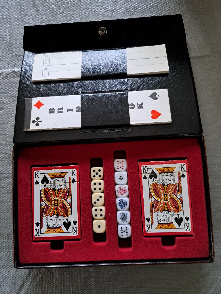 Spellendoos bridge, kaarten, poker- en dobbelstenen, Ophalen of Verzenden, Zo goed als nieuw, Reisspel
