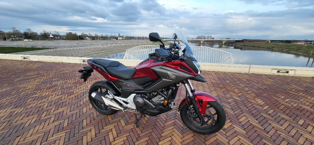 Honda NC750X DCT 2020 ~25.000 km - Veel extra's, Motoren, 2 cilinders, 745 cc, Particulier, Meer dan 35 kW