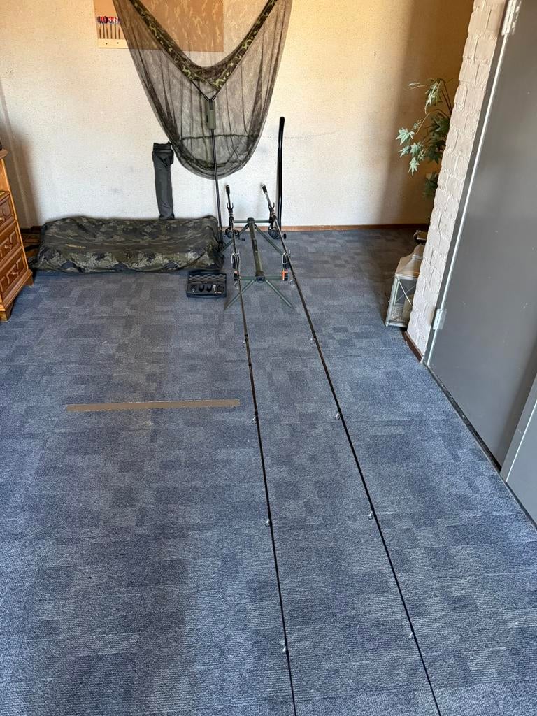 Karper setje, Ophalen, Zo goed als nieuw, Complete set