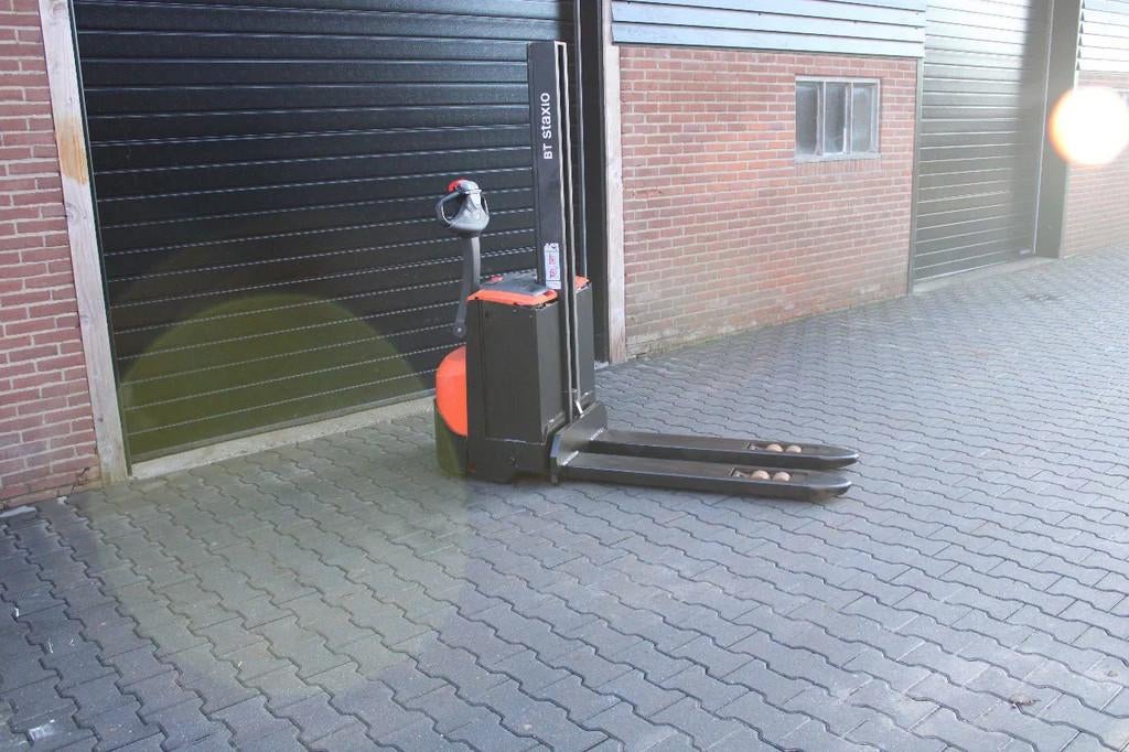 Toyota SWE080L stapelaar elektrische met pompwagen functie