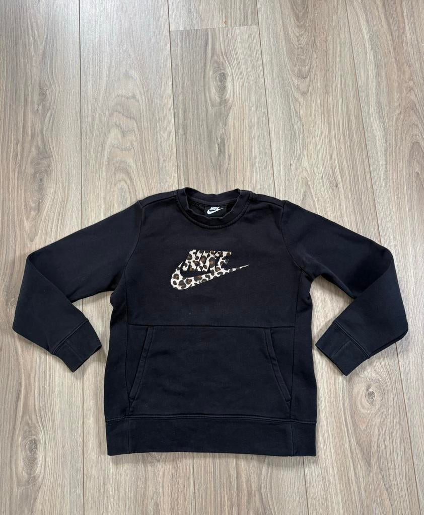 Zwarte Nike trui - maat 128, Kinderen en Baby's, Kinderkleding | Maat 128, Ophalen of Verzenden, Zo goed als nieuw, Meisje, Trui of Vest
