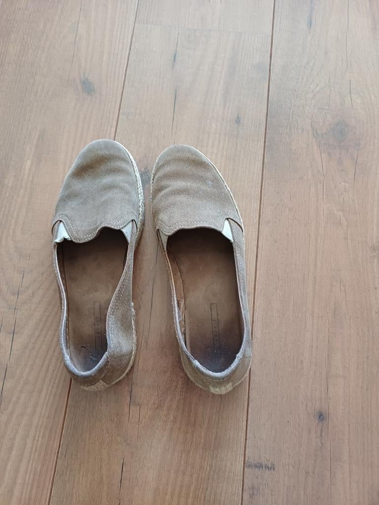 Esprit beige instappers mt. 40, Ophalen of Verzenden, Gedragen, Beige, Instappers